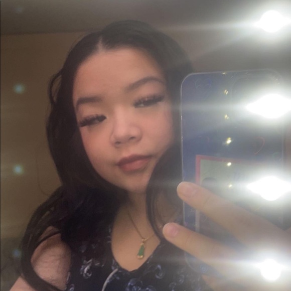 Meet your Posher, Sandy - Picture 1 of 1